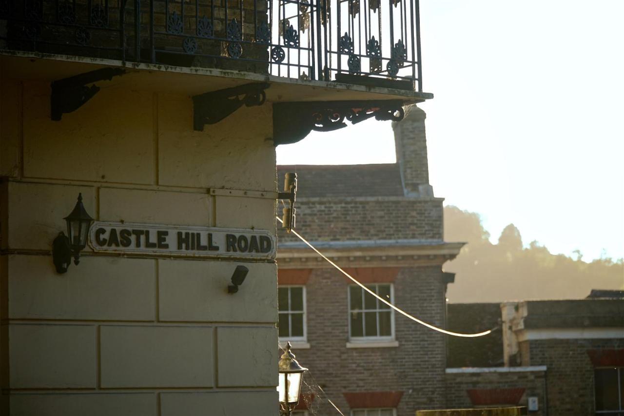 דובר Castle House Guest House מראה חיצוני תמונה